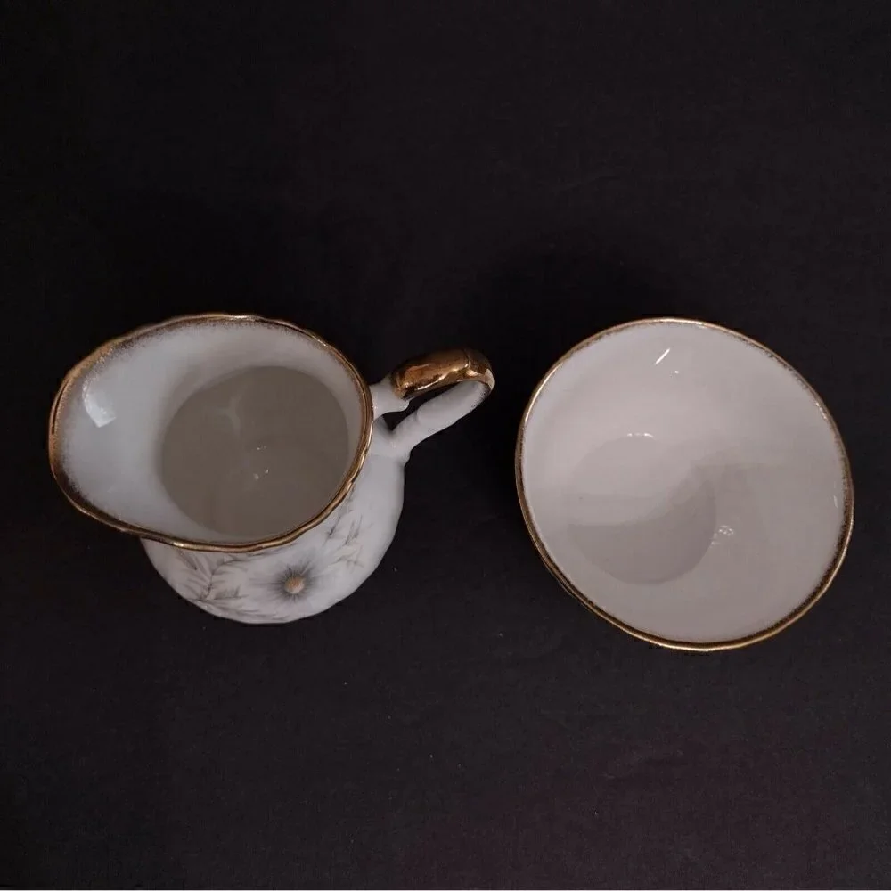 Elizabethan England Fine Bone China Cream & Sugar Set Bowl Pitcher White Daisies